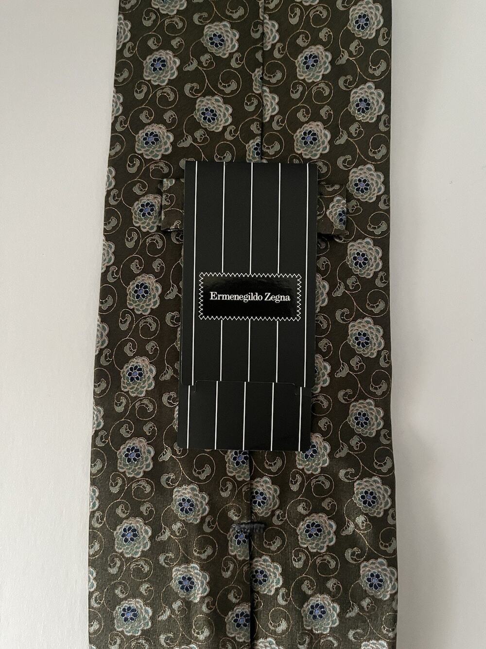 ERMENEGILDO ZEGNA FLOWER TIE, NEW WITH TAGS, 100% SILK, ITALY